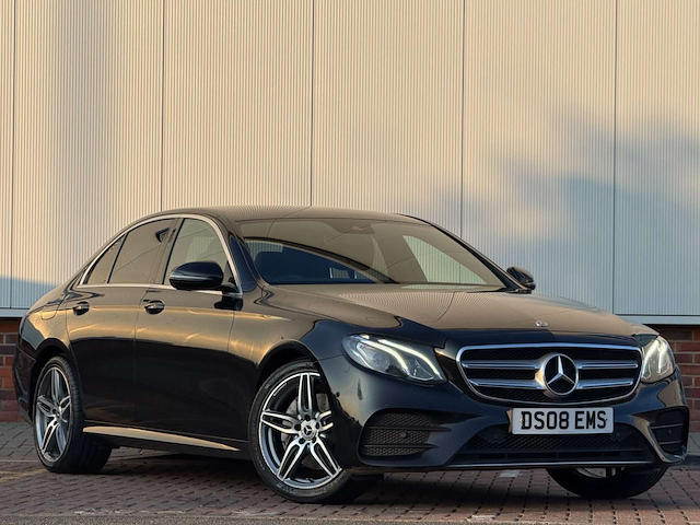 2019 MERCEDES E CLASS 2.0 E 200 AMG LINE AUTO 4DR. THIS STUNNING VEHICLE EXUDES LUXURY... photo