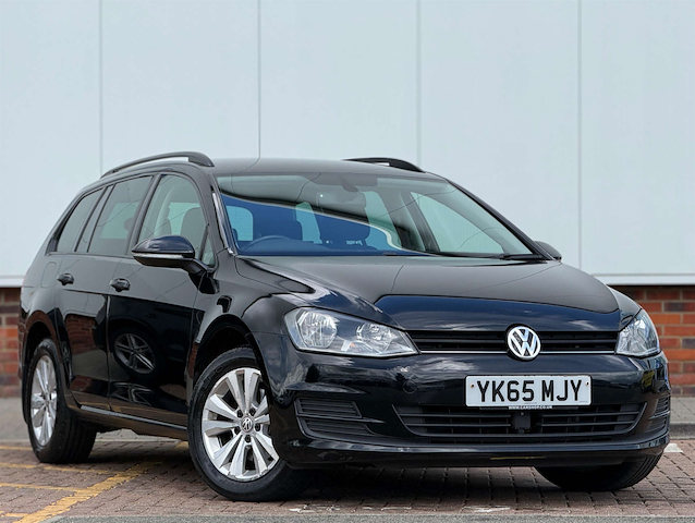 2015 VOLKSWAGEN GOLF SE BLUEMOTION TECHNOLOGY TDI 3,620 3,620 76.39 ULEZ COMPLIANT REG 2015 65... photo