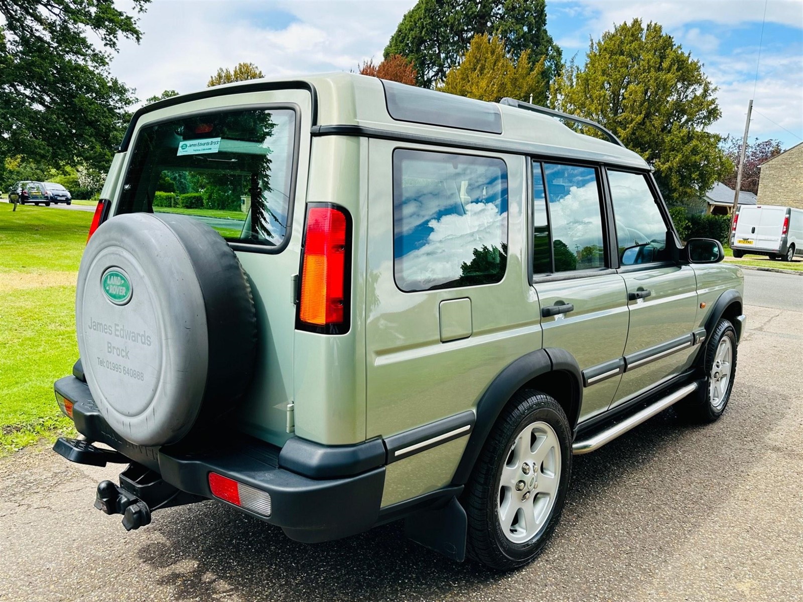 Used Land Rover Discovery for sale in Bedford | Individual Cars