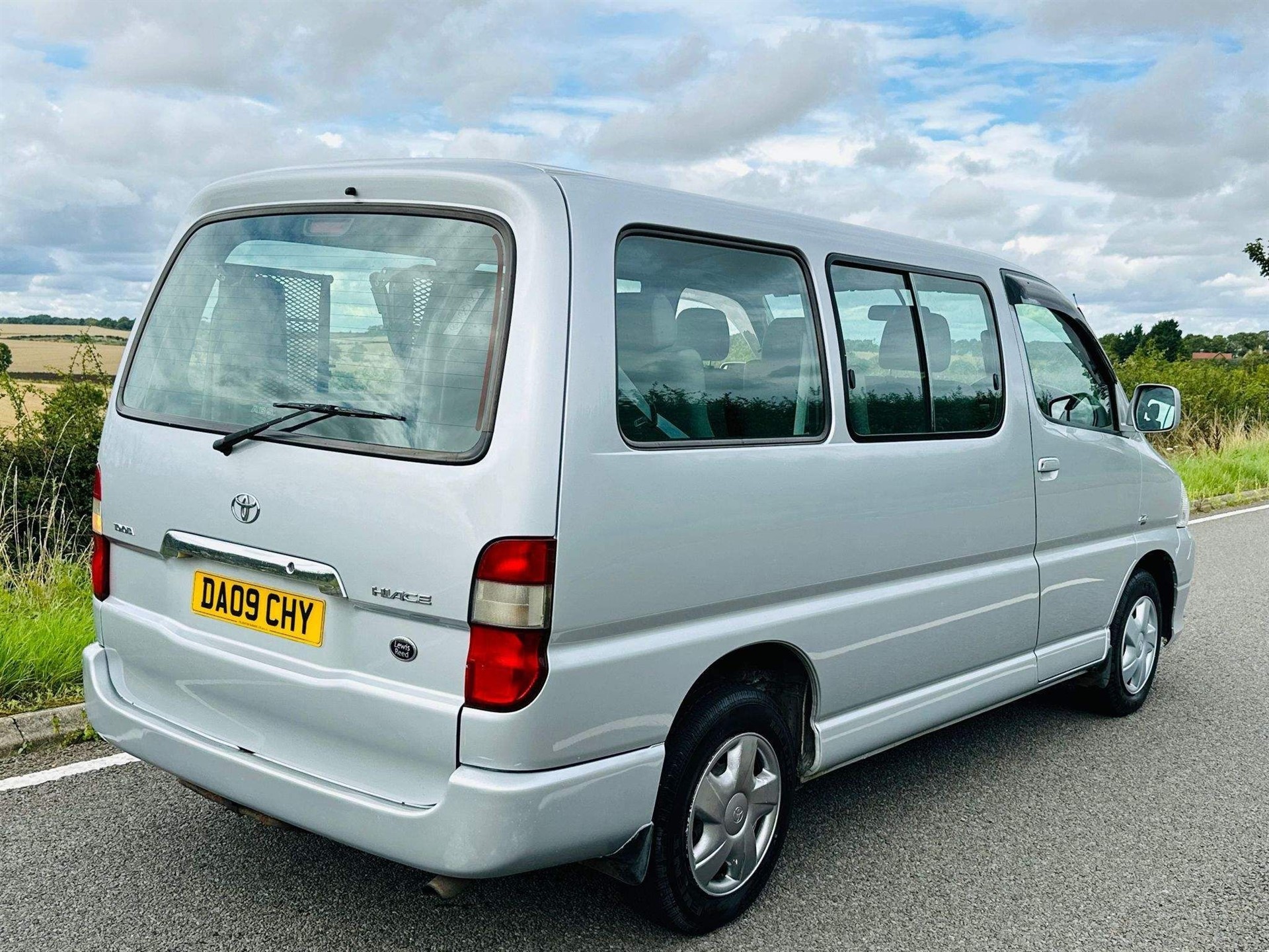 Used toyota hot sale minibus for sale