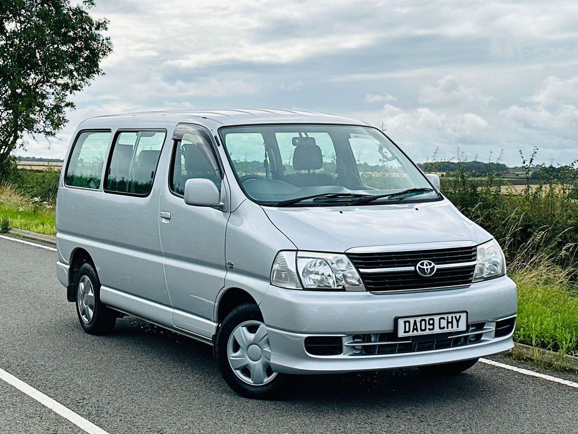 Second hand toyota 2024 hiace for sale