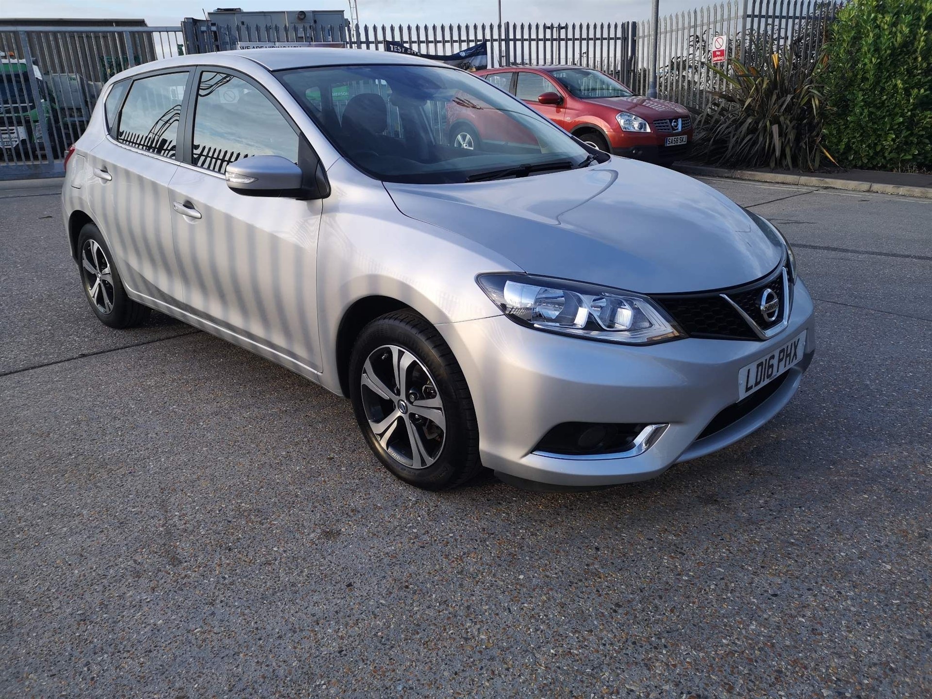 nissan pulsar hatch for sale