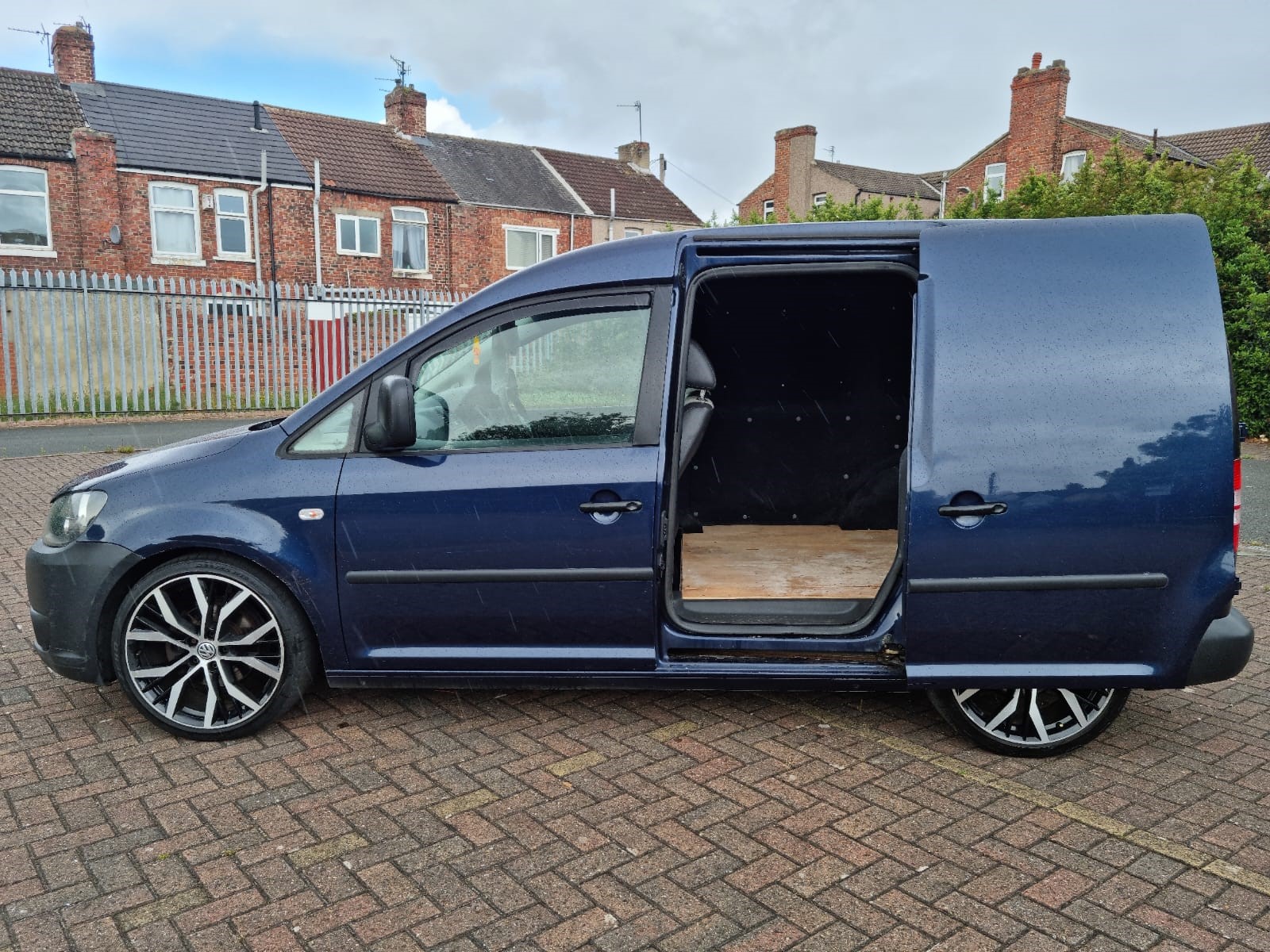 Used Black Volkswagen Caddy Maxi Life Cars For Sale