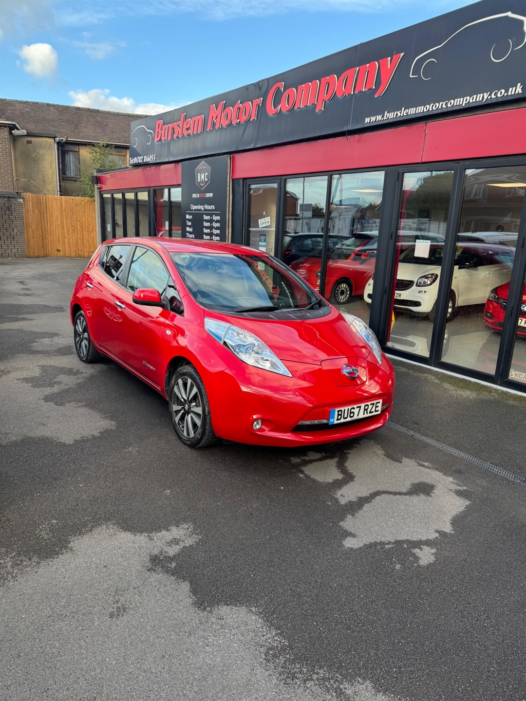 2017 NISSAN LEAF