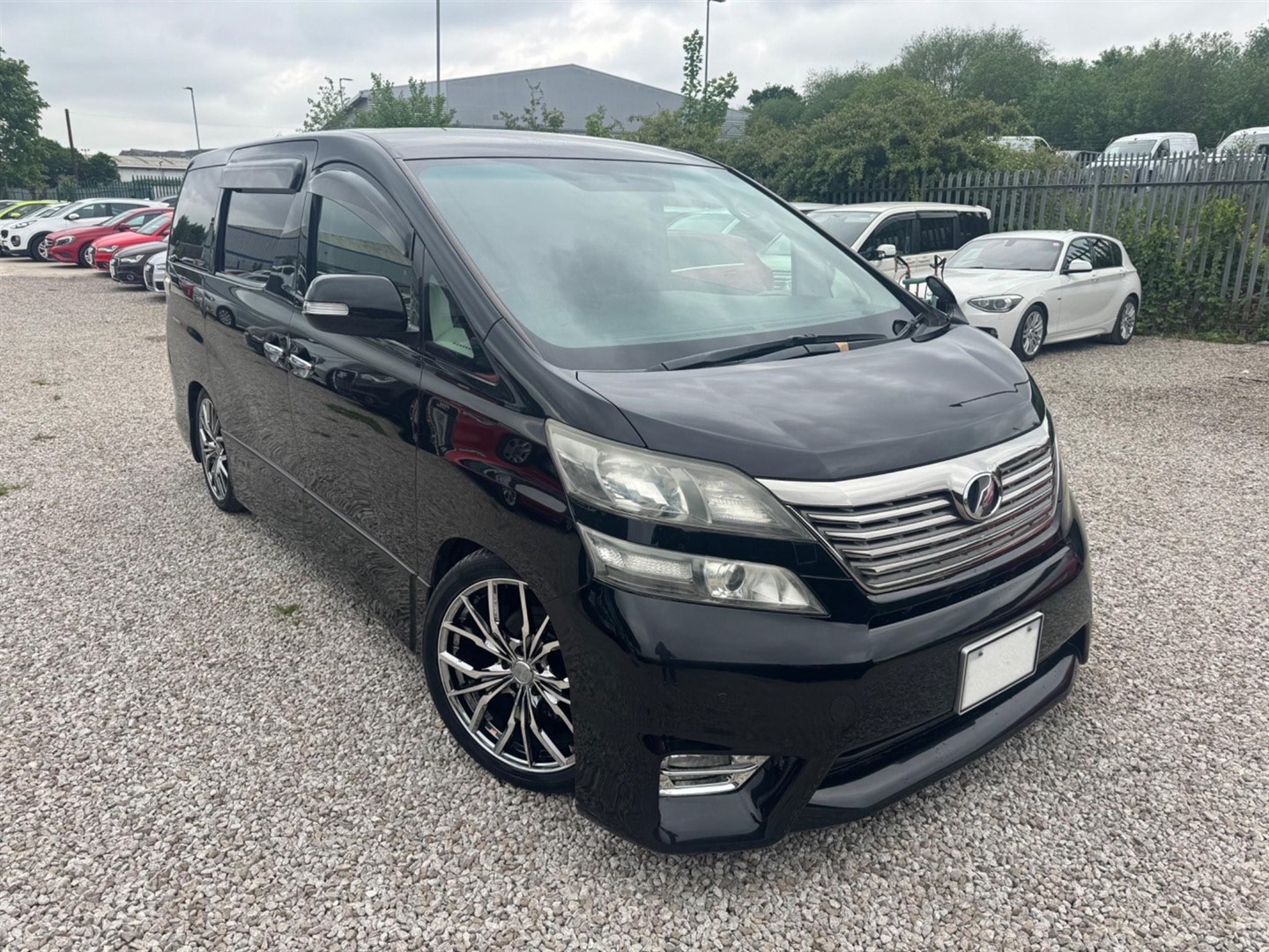 Used Toyota Vellfire for sale in Bradford, West Yorkshire | Japanese ...