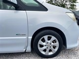Used Nissan Serena