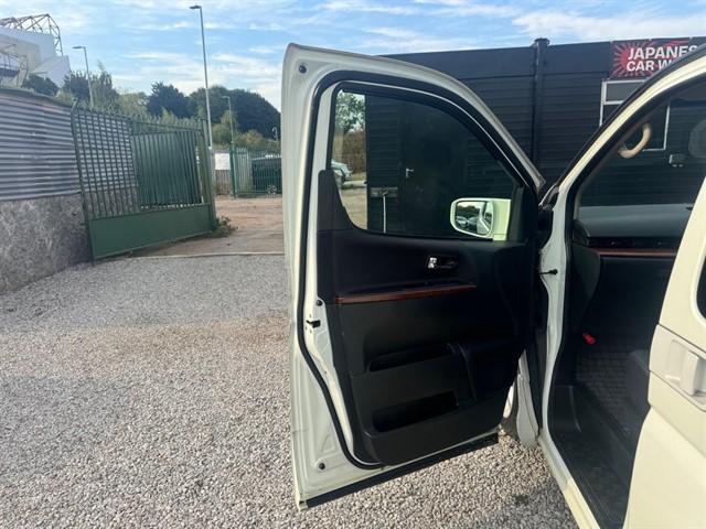 Used Nissan Elgrand