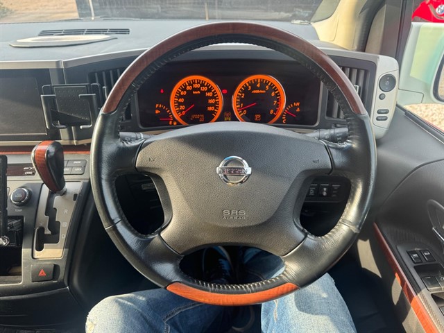 Used Nissan Elgrand