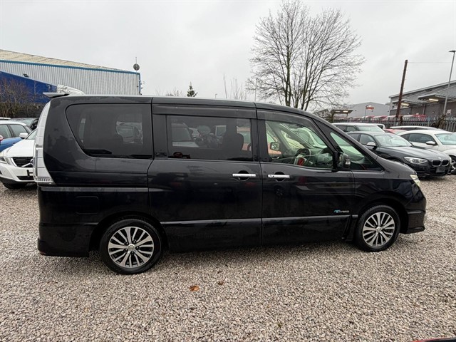 Used Nissan Serena