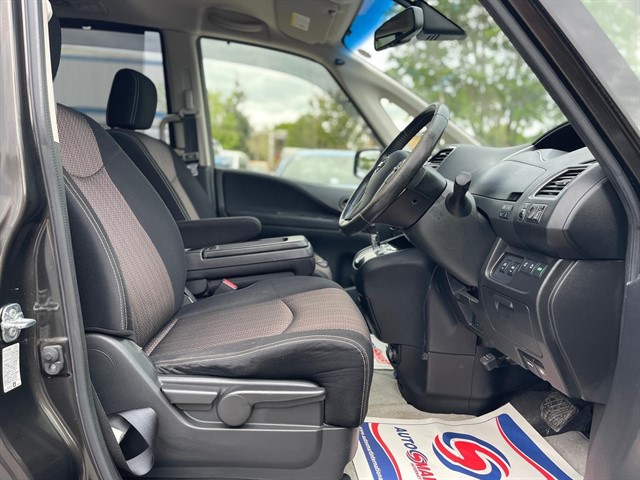 Used Nissan Serena