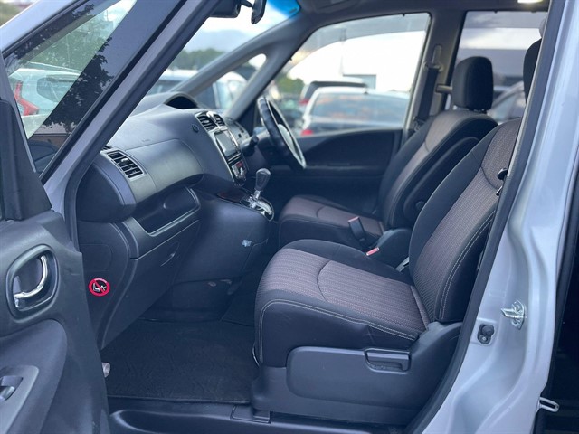 Used Nissan Serena