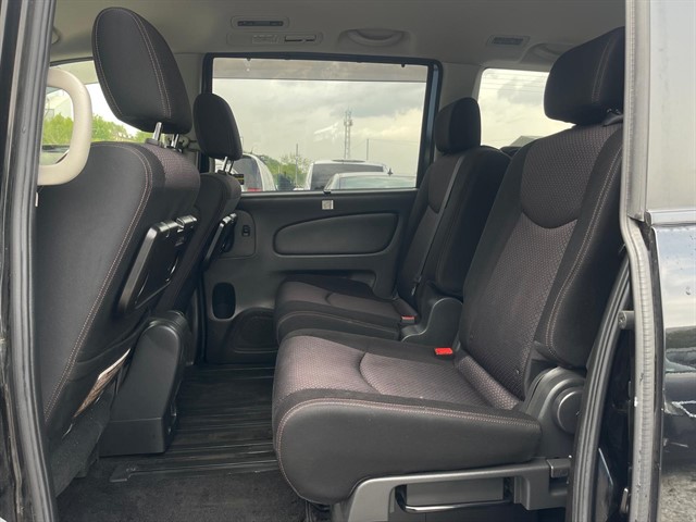 Used Nissan Serena