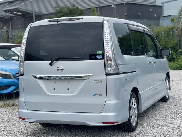 Used Nissan Serena