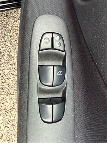 Used Nissan Serena