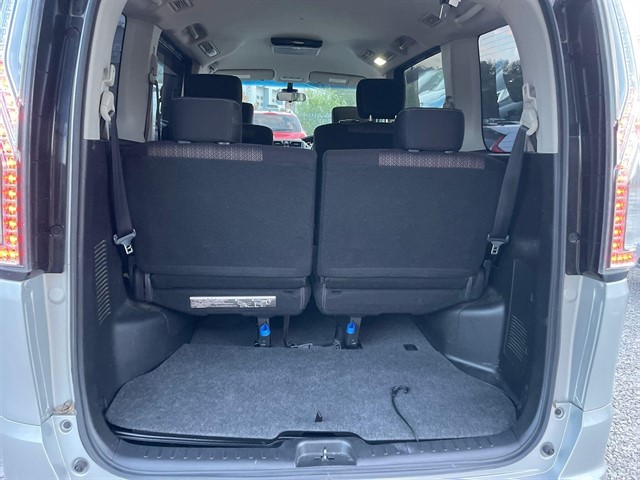 Used Nissan Serena