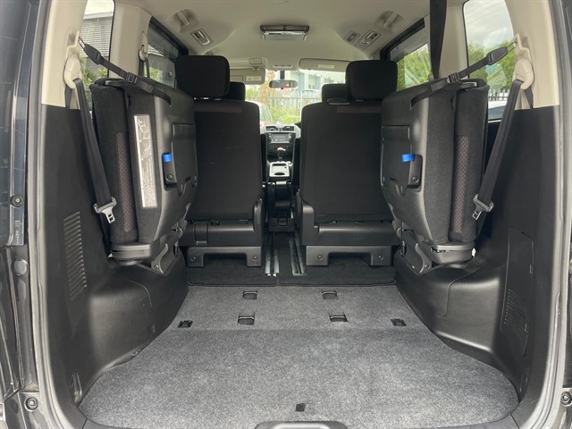 Used Nissan Serena