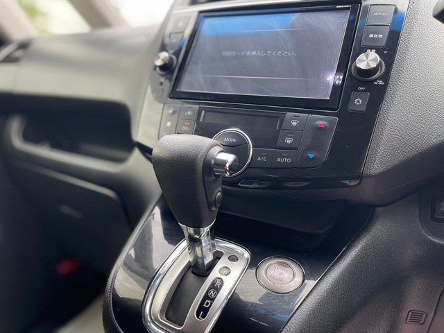 Used Nissan Serena