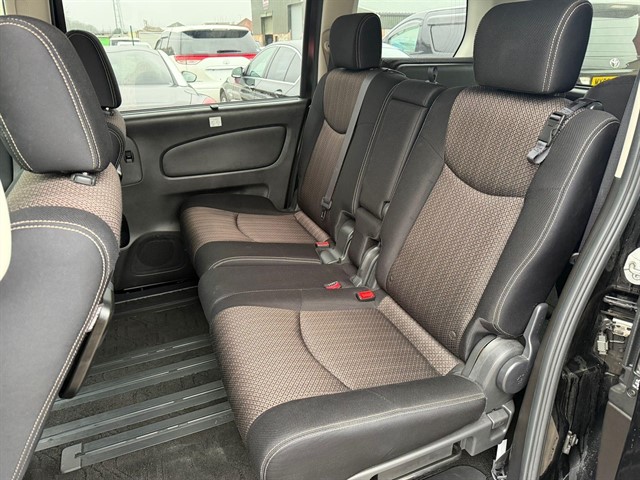 Used Nissan Serena