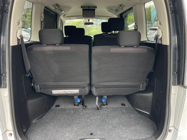 Used Nissan Serena