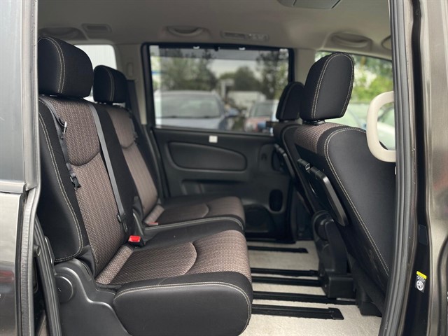Used Nissan Serena