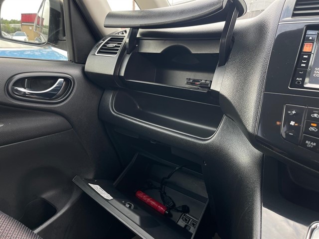 Used Nissan Serena