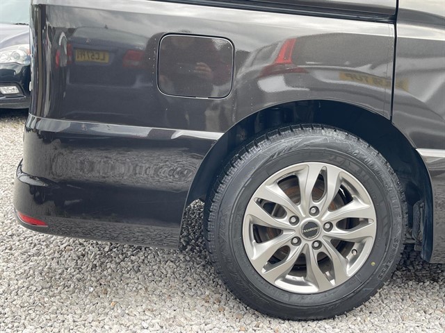 Used Nissan Serena