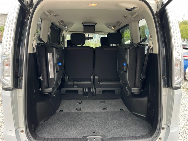 Used Nissan Serena