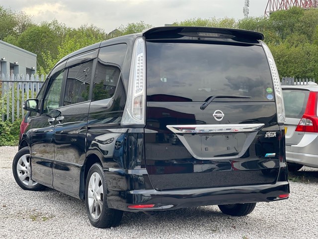 Used Nissan Serena