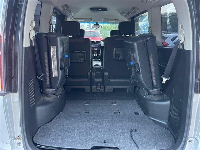 Used Nissan Serena