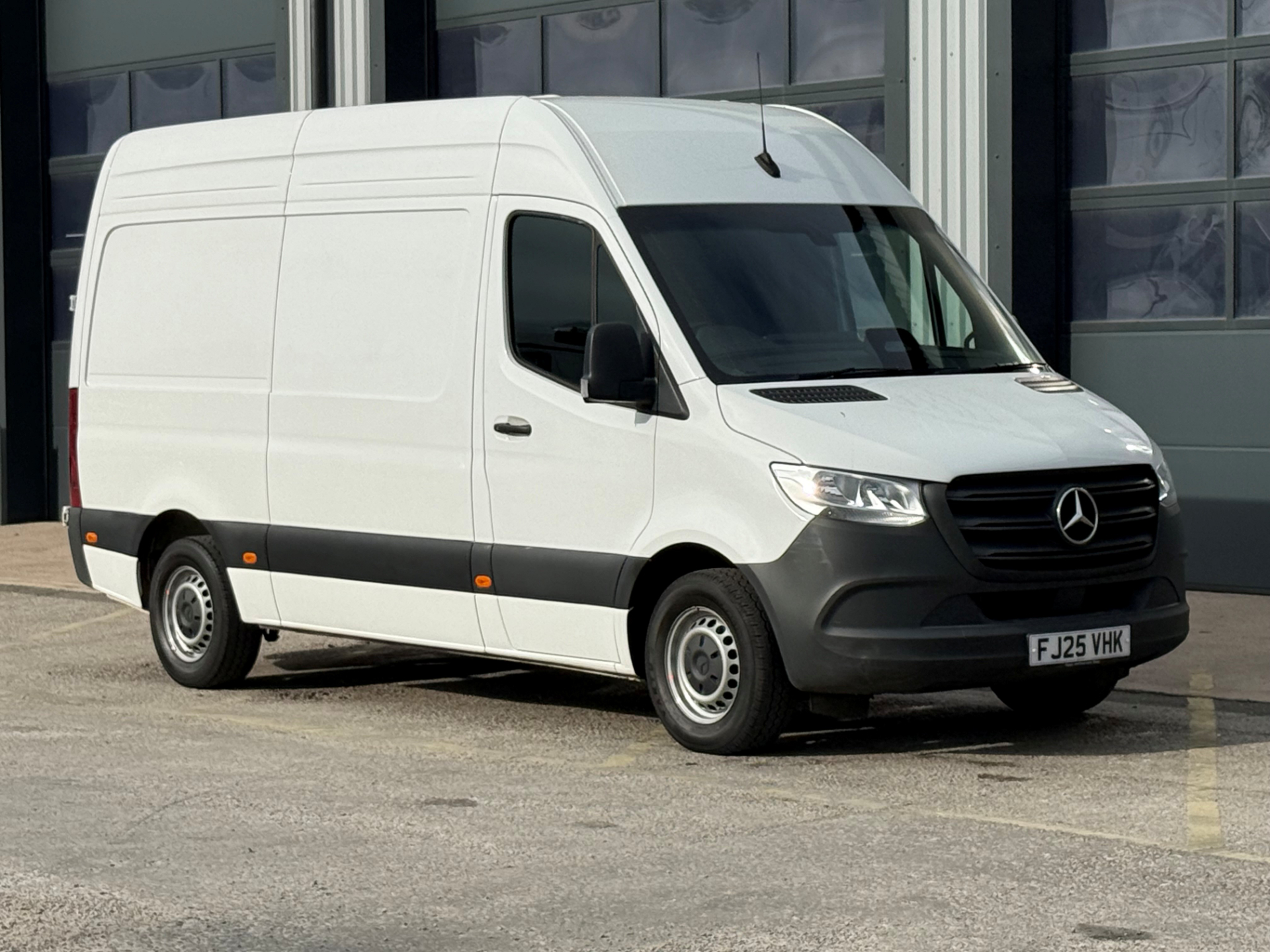 2025 MERCEDES-BENZ SPRINTER