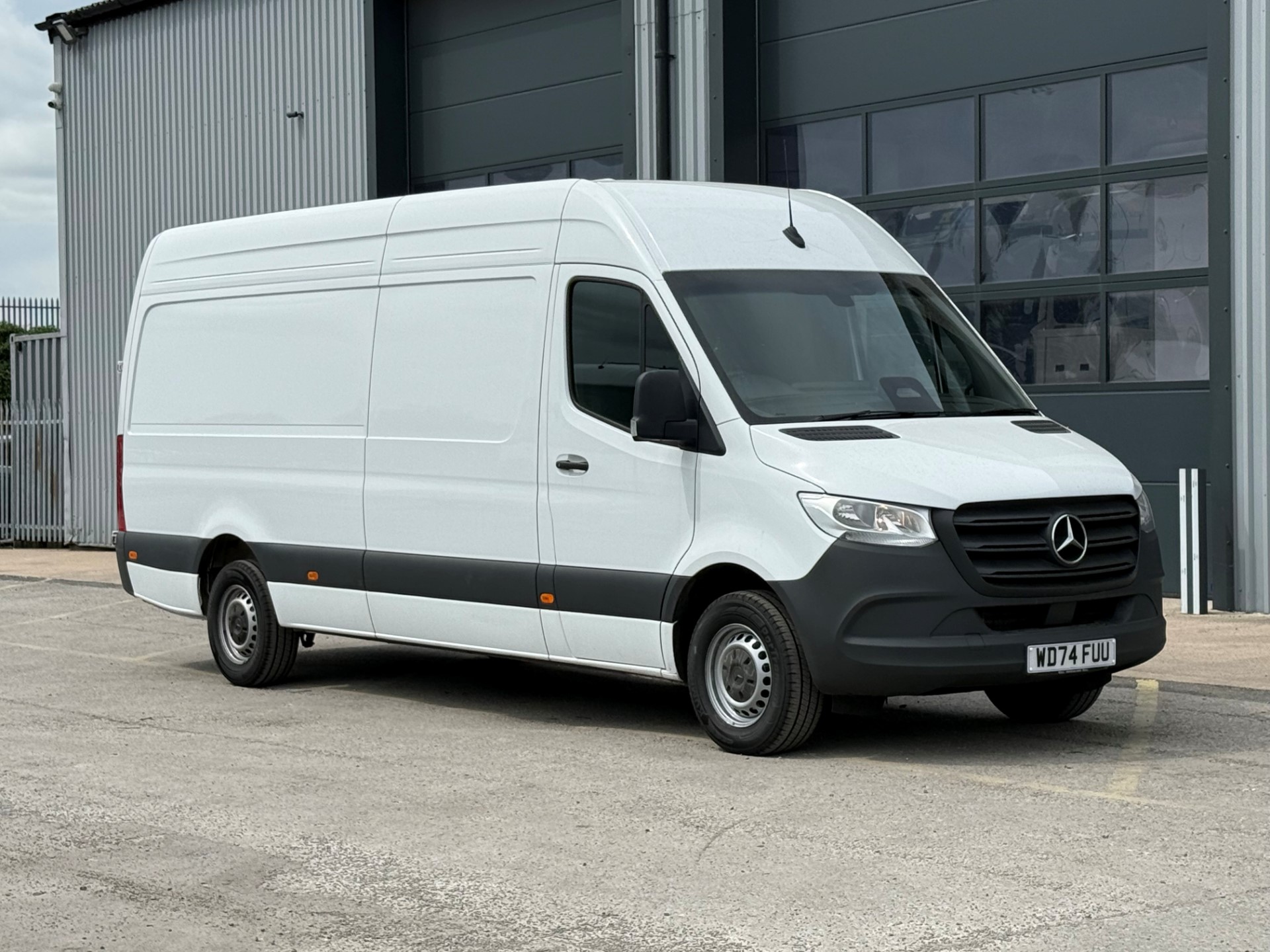 2025 MERCEDES-BENZ SPRINTER