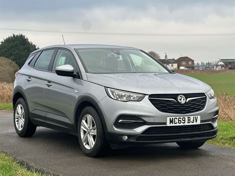 2020 GRANDLAND X SE T ULEZ COMPLIANT 7,600 8,695 YOU SAVE 1,095 YEAR 2020 69... photo