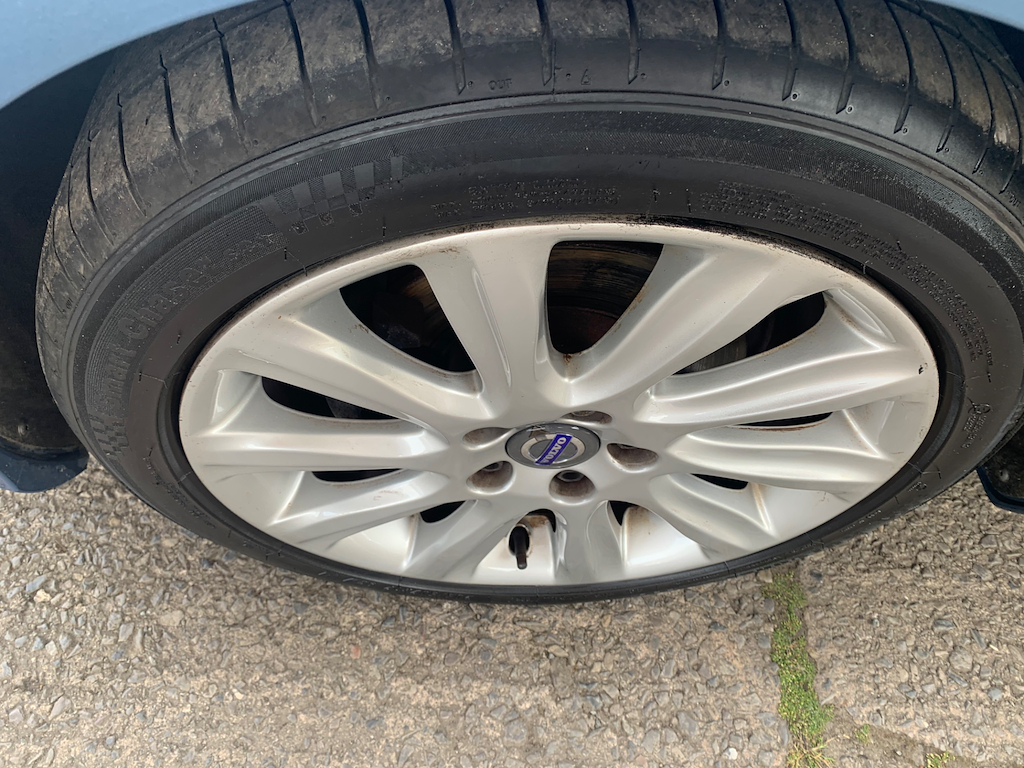 2015 15 VOLVO V40