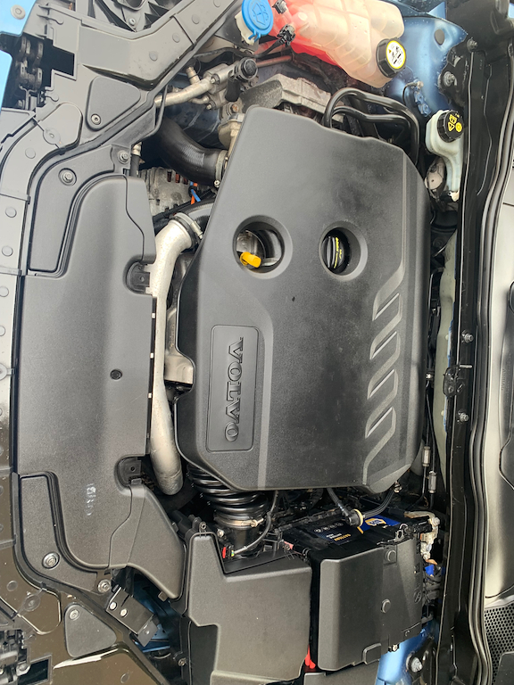 2015 15 VOLVO V40