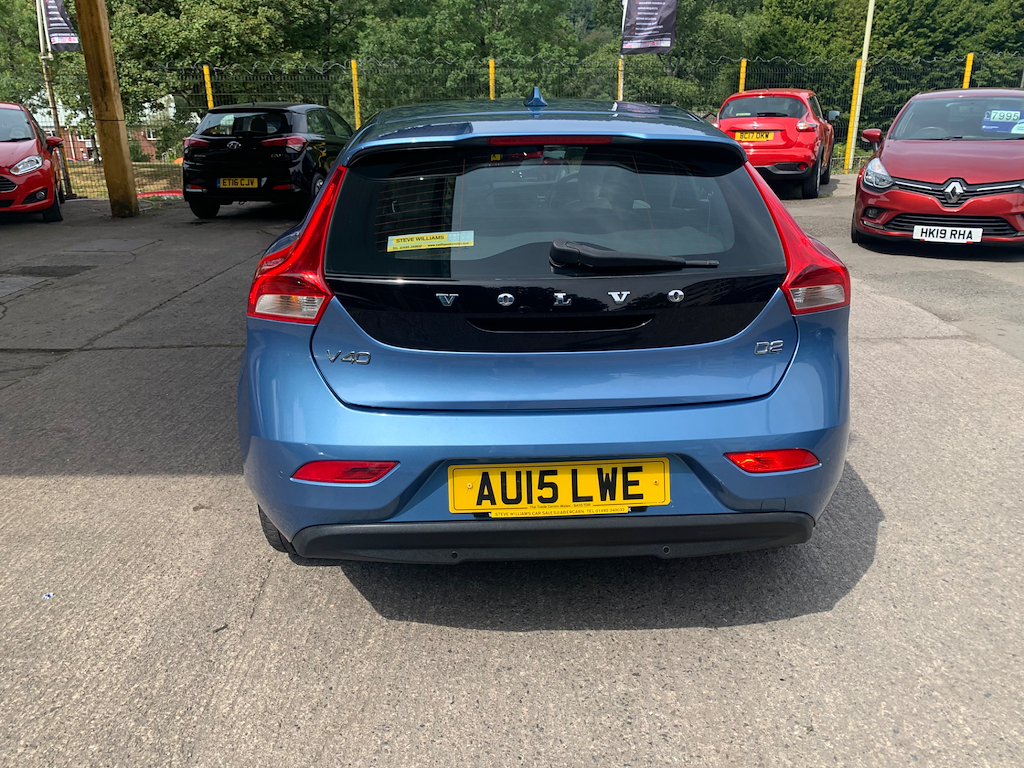 2015 15 VOLVO V40