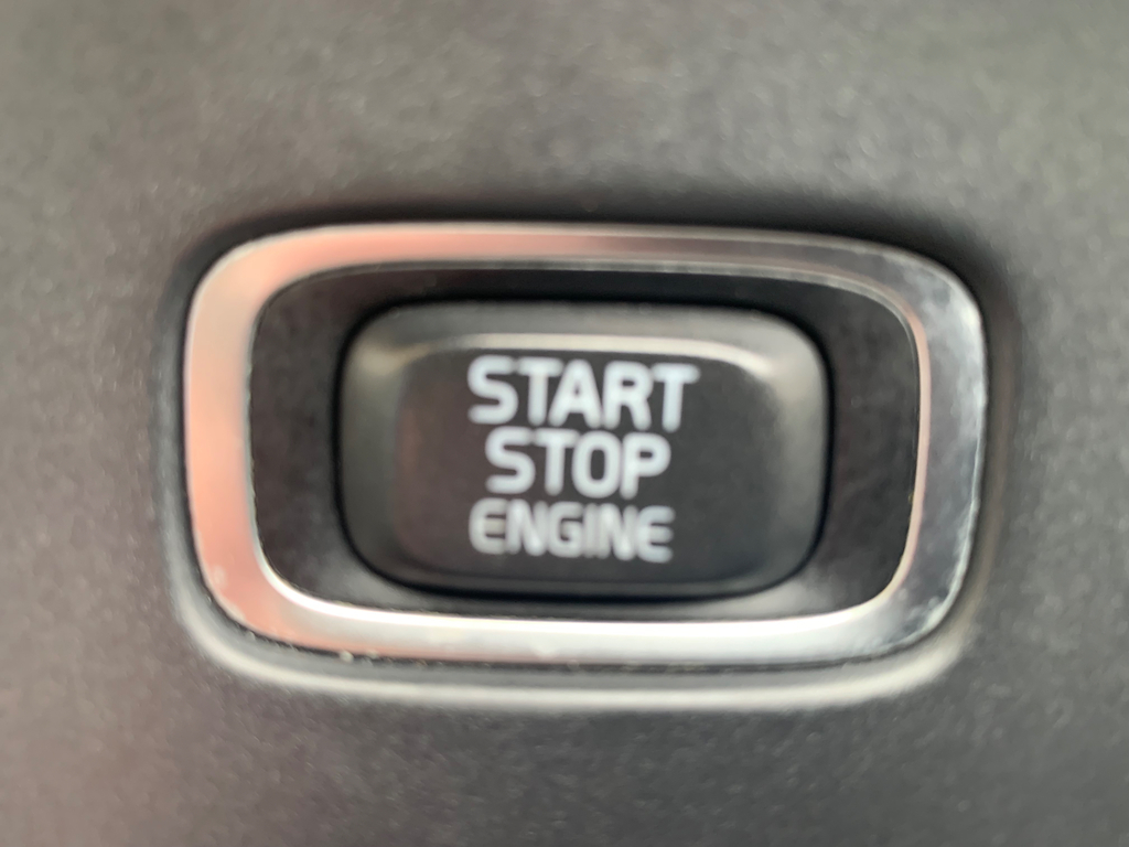 2015 15 VOLVO V40