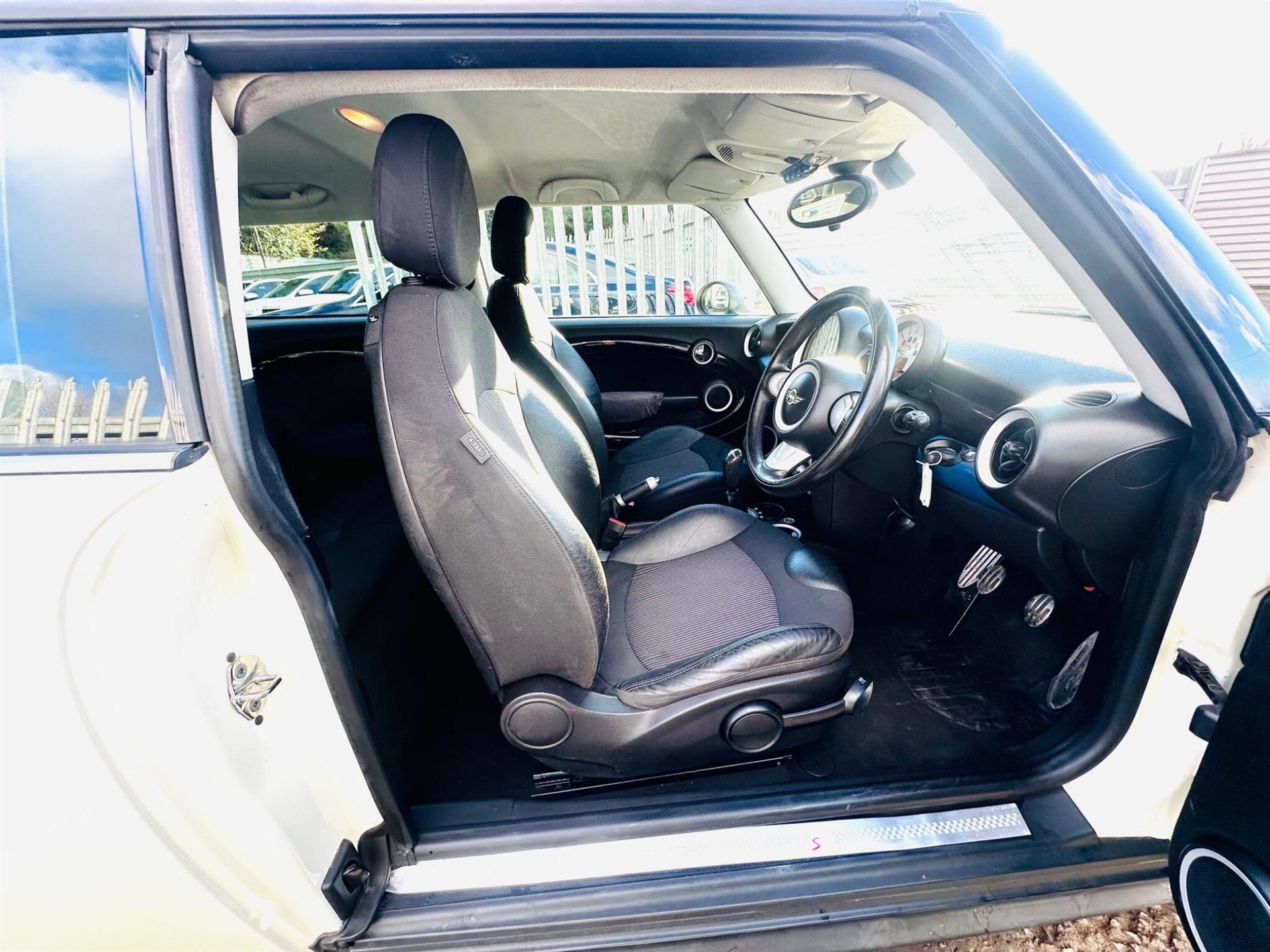 2009 Mini Clubman thumbnail 17
