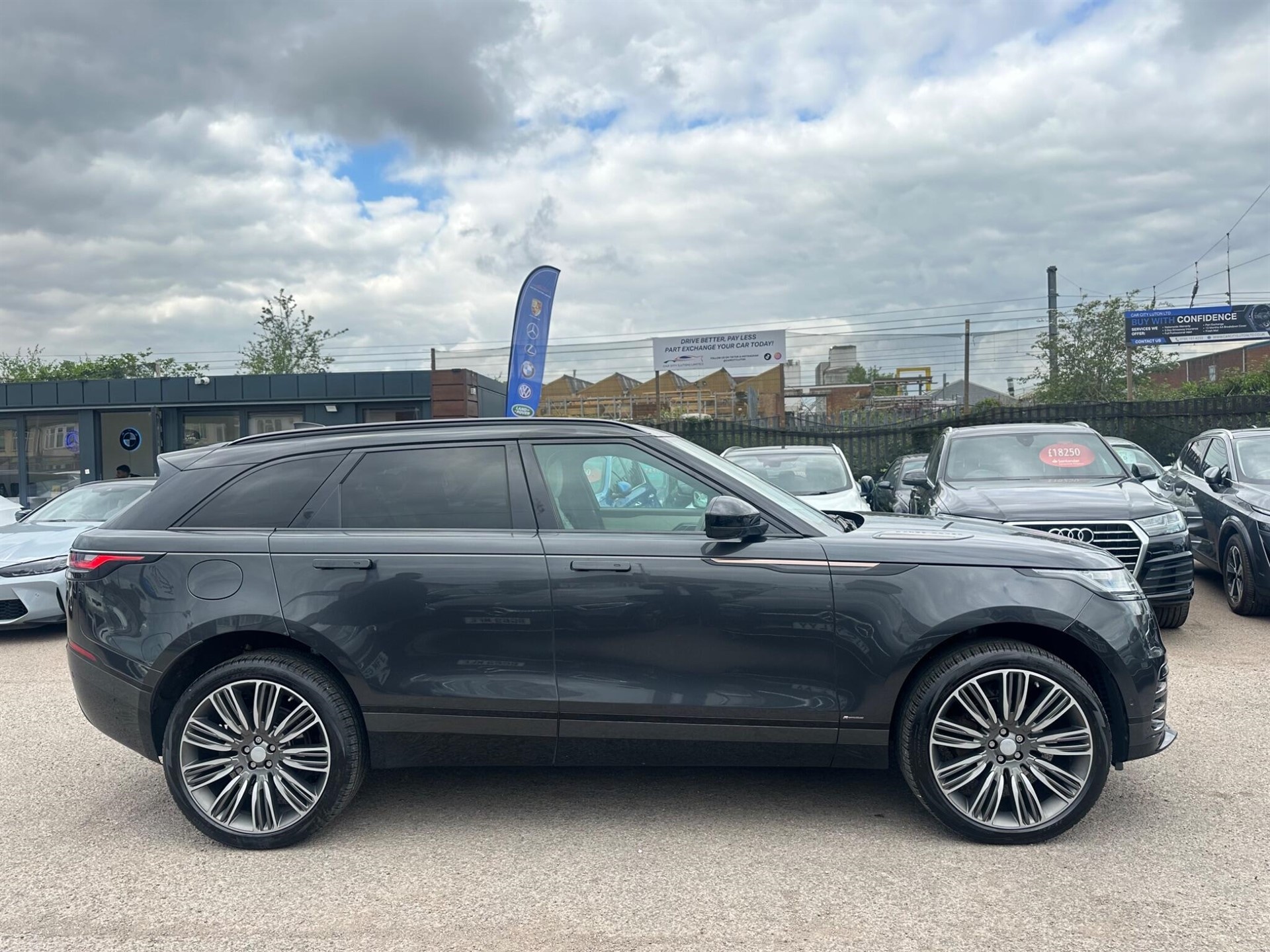 Used Land Rover Range Rover Velar 2.0 D240 R-Dynamic HSE Auto 4WD Euro ...