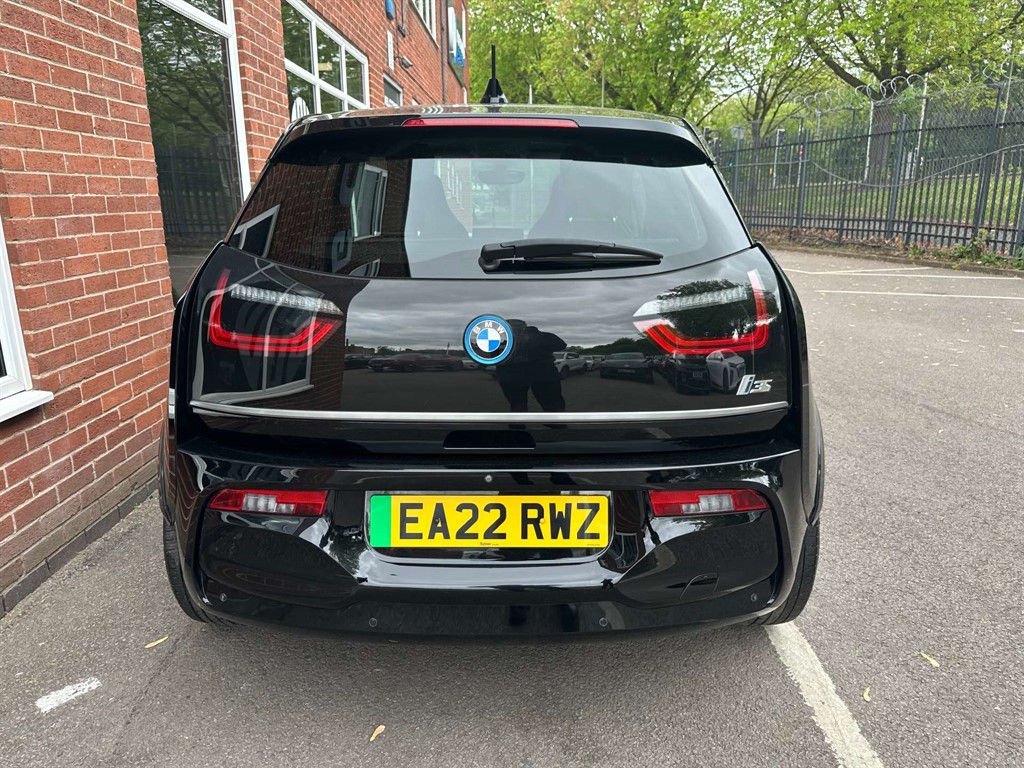 2022 BMW i3 — image 9