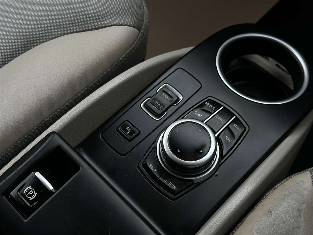 2022 BMW i3 — image 27