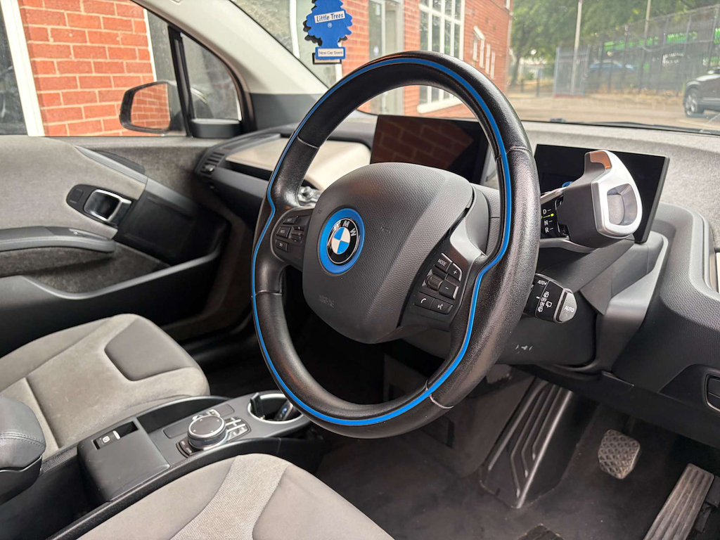 2020 BMW i3 — image 11