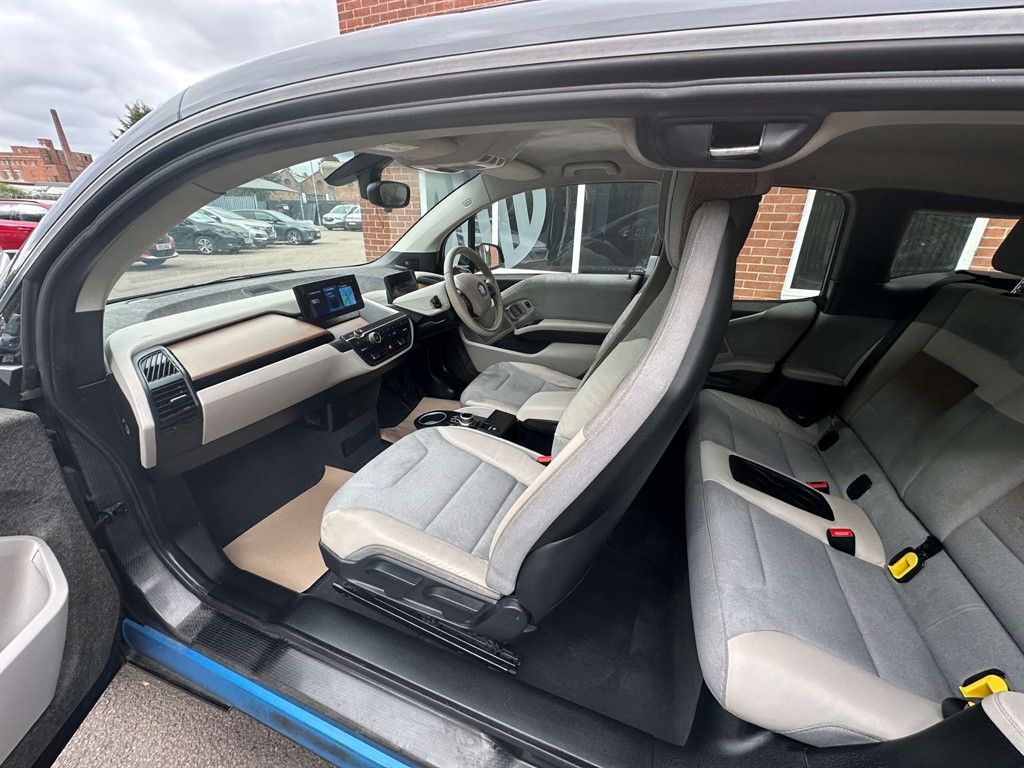 2022 BMW i3 — image 28