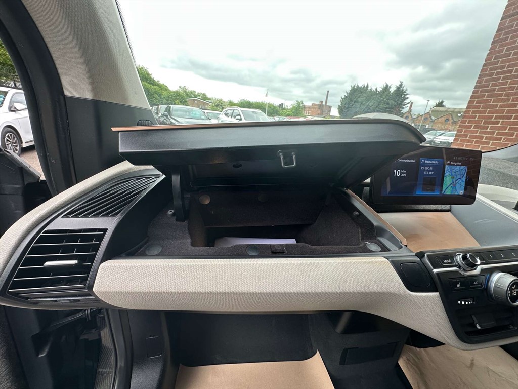 2022 BMW i3 — image 29