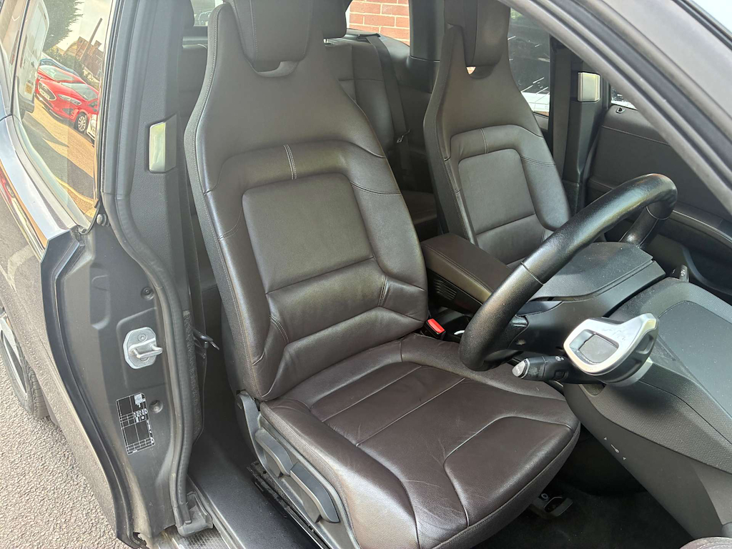 2020 BMW i3 — image 18