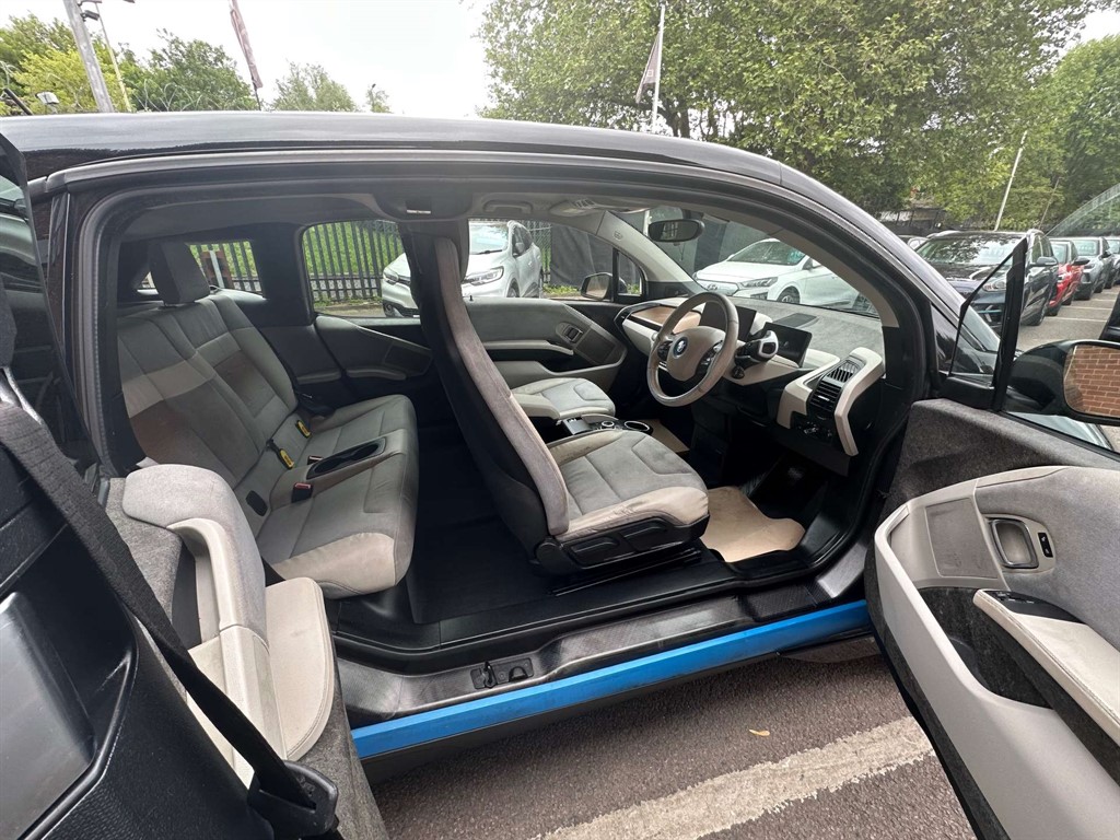2022 BMW i3 — image 10