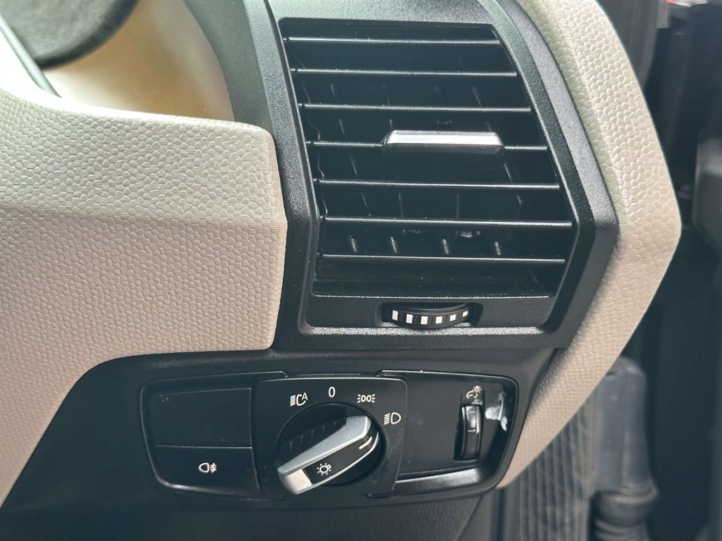 2022 BMW i3 — image 18