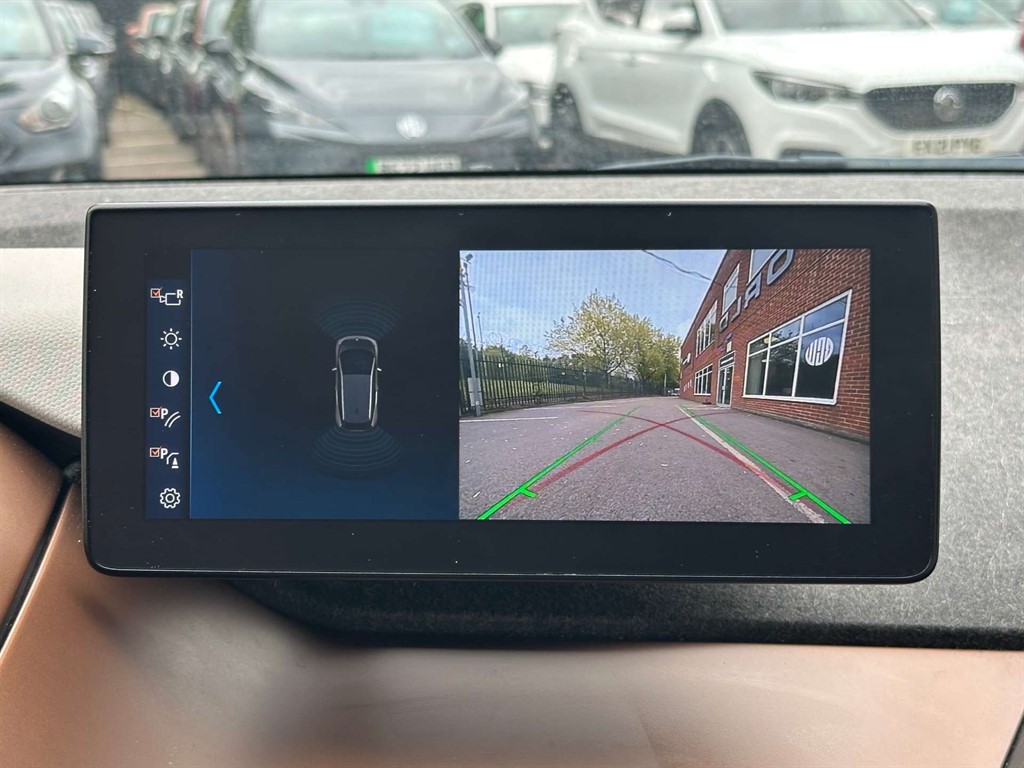 2022 BMW i3 — image 21