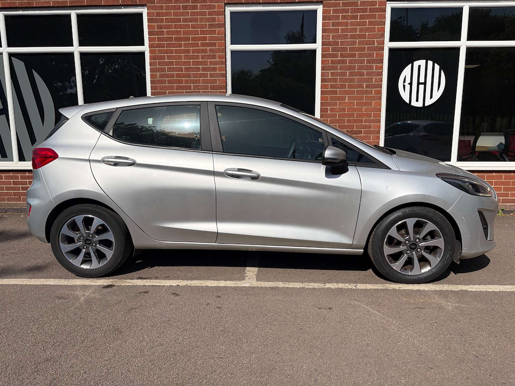 2022 Ford Fiesta — image 2