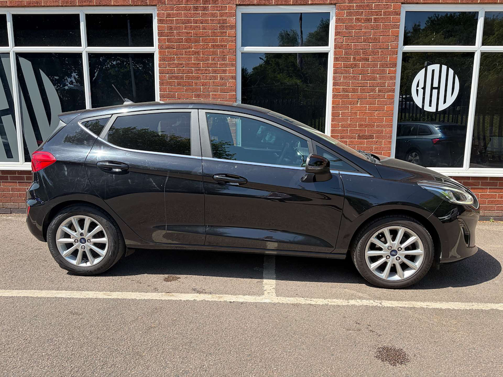 2020 Ford Fiesta — image 2