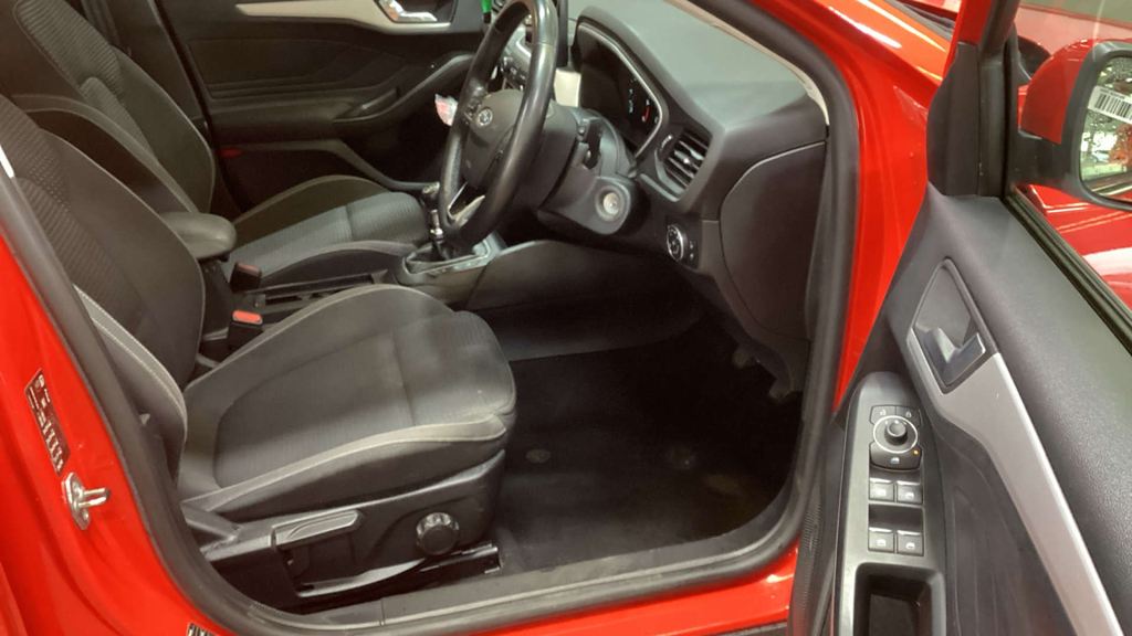 2022 Ford Focus — image 6